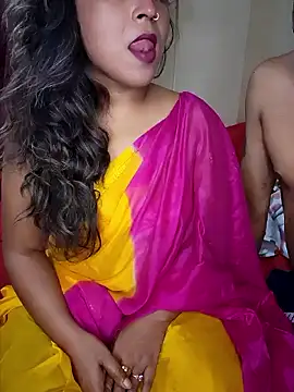 Snapshot of Hotbhabi305 chatting on 09-20-25, 05:40 Hotbhabi305 online show from 09-20-25, 05:40