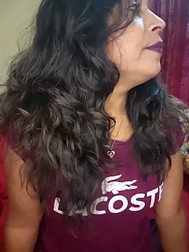 Snapshot of Hotbhabi305 chatting on 02-16-26, 02:43 Hotbhabi305 online show from 02-16-26, 02:43