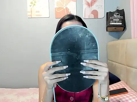 Snapshot of Anne_the_virgin chatting on 05-08-26, 10:19 Anne the virgin online show from 05-08-26, 10:19
