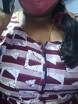Snapshot of TAMIL_ELAKKIYA chatting on 04-11-26, 06:00 TAMIL ELAKKIYA online show from 04-11-26, 06:00