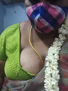 Snapshot of TAMIL_ELAKKIYA chatting on 05-10-26, 04:53 TAMIL ELAKKIYA online show from 05-10-26, 04:53