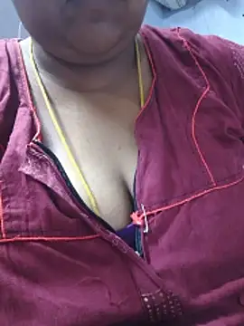 Snapshot of TAMIL_ELAKKIYA chatting on 06-11-26, 12:32 TAMIL ELAKKIYA online show from 06-11-26, 12:32