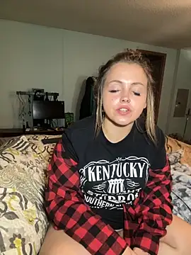 JuicyExxxperience online show from 10-15-25, 02:47