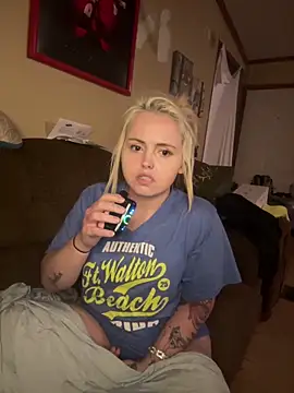 JuicyExxxperience online show from 03-28-26, 10:05