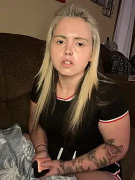 JuicyExxxperience online show from 04-05-26, 10:44