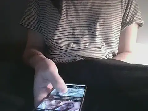 Snapshot of LunarKya chatting on 06-12-26, 11:02 LunarKya online show from 06-12-26, 11:02