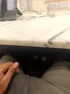 Snapshot of hotboy43339 chatting on 02-25-26, 02:45 hotboy43339 online show from 02-25-26, 02:45