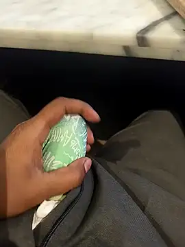 Snapshot of hotboy43339 chatting on 02-22-26, 02:25 hotboy43339 online show from 02-22-26, 02:25