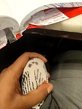 Snapshot of hotboy43339 chatting on 10-24-25, 03:27 hotboy43339 online show from 10-24-25, 03:27