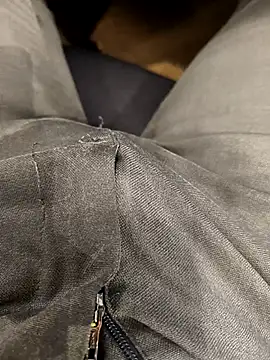 Snapshot of hotboy43339 chatting on 11-21-25, 08:57 hotboy43339 online show from 11-21-25, 08:57