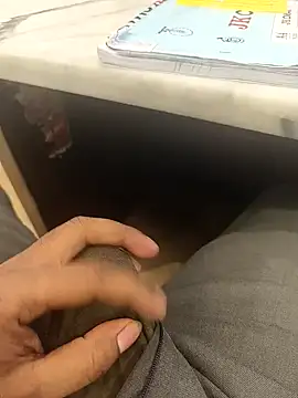 Snapshot of hotboy43339 chatting on 12-19-25, 02:48 hotboy43339 online show from 12-19-25, 02:48