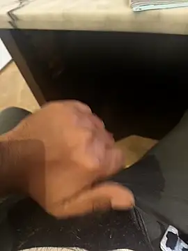 Snapshot of hotboy43339 chatting on 11-30-25, 09:43 hotboy43339 online show from 11-30-25, 09:43