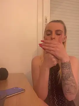 BrumeLove online show from 04-10-26, 08:27