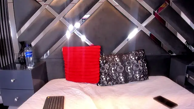 Ravenna666  online show from 09-10-25, 01:21