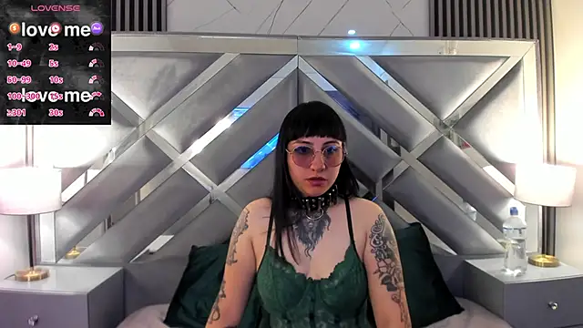 Ravenna666  online show from 02-12-26, 08:19