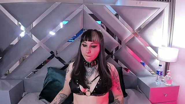 Ravenna666  online show from 01-11-26, 07:10