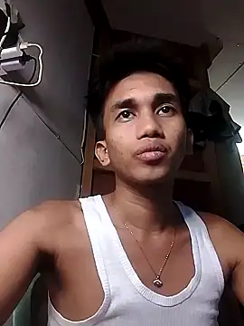 Snapshot of charlie0728 chatting on 10-12-25, 05:03 charlie0728 online show from 10-12-25, 05:03