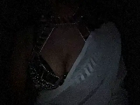 Snapshot of MonVilain01 chatting on 12-19-25, 07:27 MonVilain01 online show from 12-19-25, 07:27