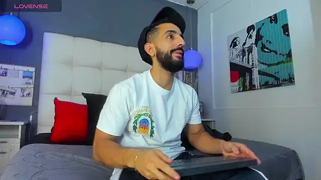 Yiyo10  online show from 02-13-26, 04:01