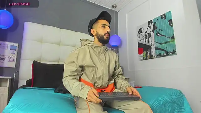 Yiyo10  online show from 02-11-26, 03:50