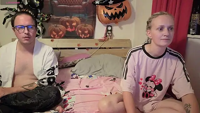 lisa yummi online show from 10-22-25, 09:24