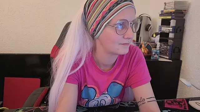 lisa yummi online show from 03-16-26, 01:26