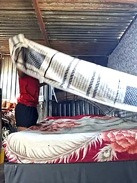 Snapshot of DxckMan3 chatting on 10-19-25, 07:33 DxckMan3 online show from 10-19-25, 07:33