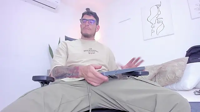 damian bull online show from 10-28-25, 07:57