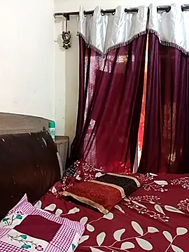 MEERAcle online show from 04-15-26, 04:18