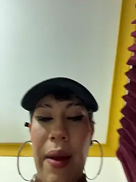 ZahaRose online show from 11-05-25, 04:48