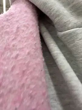 Only April online show from 11-10-25, 11:26