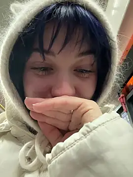 Only April online show from 03-04-26, 04:09