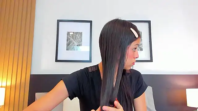 Snapshot of catalina_jolie chatting on 02-20-26, 04:09 catalina jolie online show from 02-20-26, 04:09