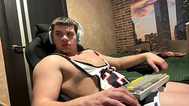 MusclePhantom online show from 03-11-26, 10:04