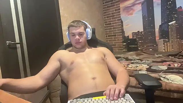 MusclePhantom online show from 10-26-25, 08:31