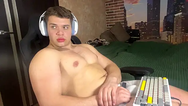 MusclePhantom online show from 04-03-26, 08:26