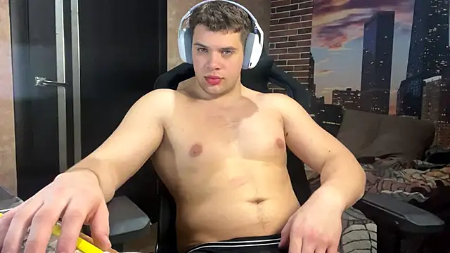 MusclePhantom online show from 04-09-26, 08:04