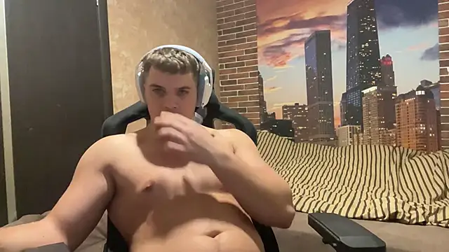 MusclePhantom online show from 12-21-25, 09:37