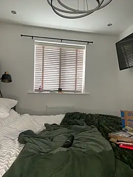 BELLABLACKXUK online show from 10-31-25, 08:55