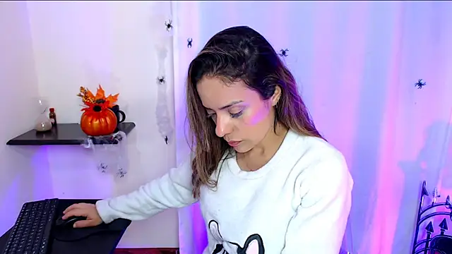 Natasha cam222 online show from 10-30-25, 01:20