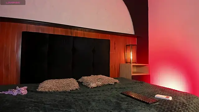 CuteButHarder online show from 10-12-25, 01:01