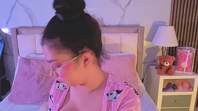 LunaRosse  online show from 10-06-25, 12:06