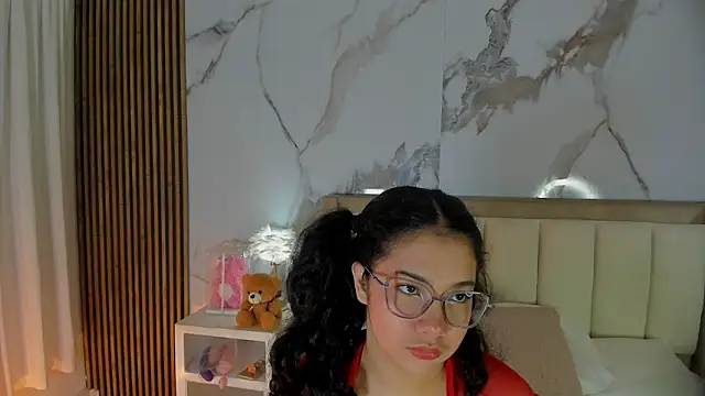 Snapshot of LunaRosse_ chatting on 07-01-26, 11:43 LunaRosse online show from 07-01-26, 11:43
