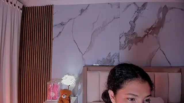 Snapshot of LunaRosse_ chatting on 06-10-26, 11:33 LunaRosse online show from 06-10-26, 11:33