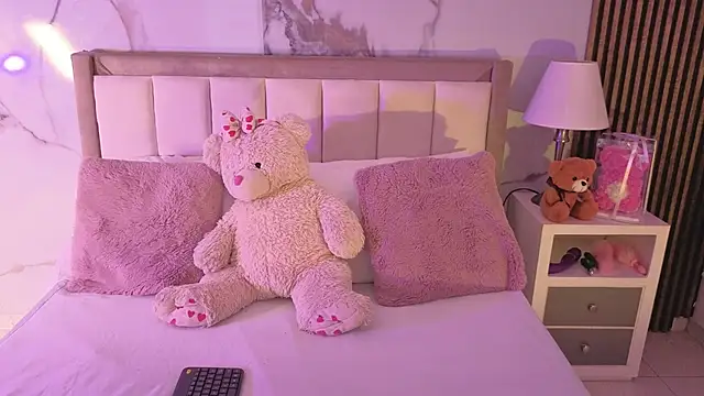 LunaRosse  online show from 10-09-25, 12:06