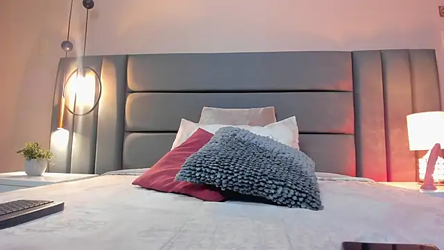 IvyJhons online show from 10-23-25, 11:42