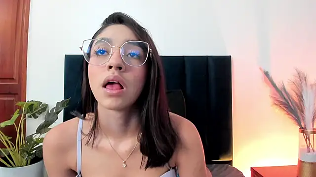 IvyJhons online show from 09-24-25, 11:39