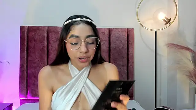 IvyJhons online show from 12-15-25, 12:00