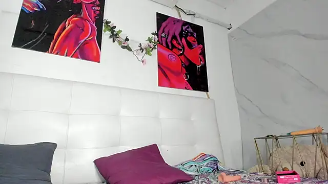 Snapshot of Lucia78couple chatting on 10-23-25, 07:07 Lucia78couple online show from 10-23-25, 07:07