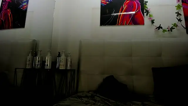 Snapshot of Lucia78couple chatting on 11-18-25, 10:02 Lucia78couple online show from 11-18-25, 10:02